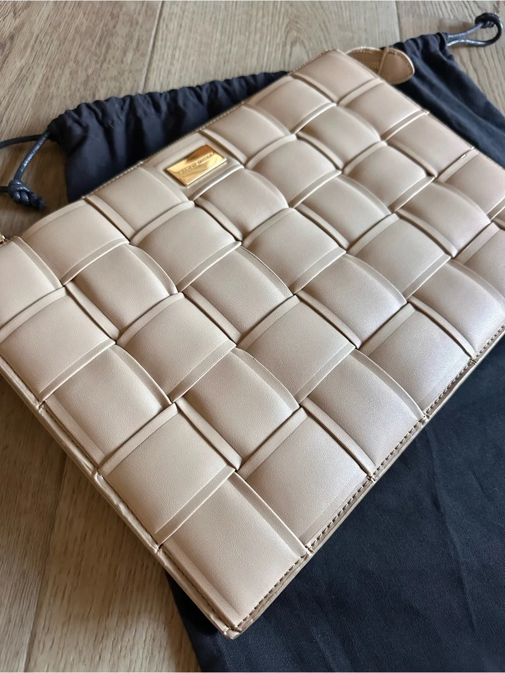 IDEAL OF SWEDEN Braided Laptop Sleeve 13” | Light Camel Beige w/Shoulder Strap